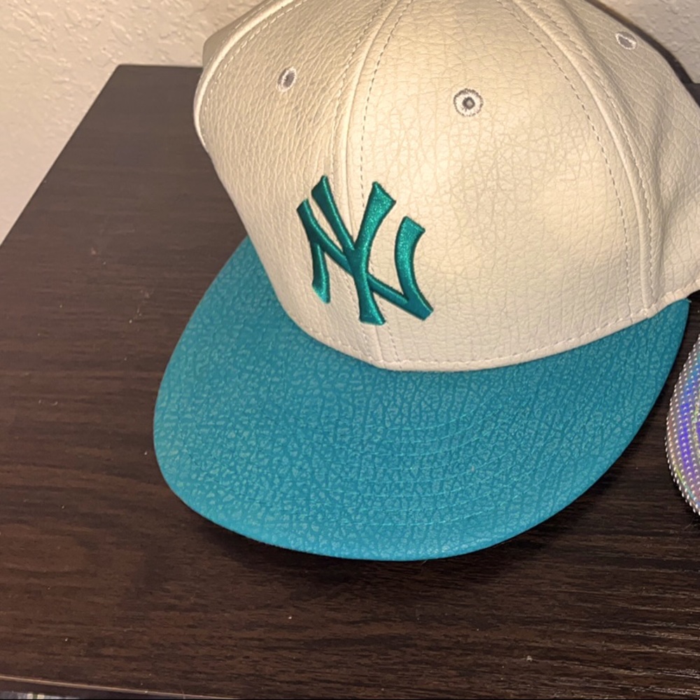 Leather yankee